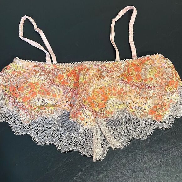 Victoria’s‎ Secret Lace Bralette. Size Medium. Pink Multi NWT - Picture 1 of 5